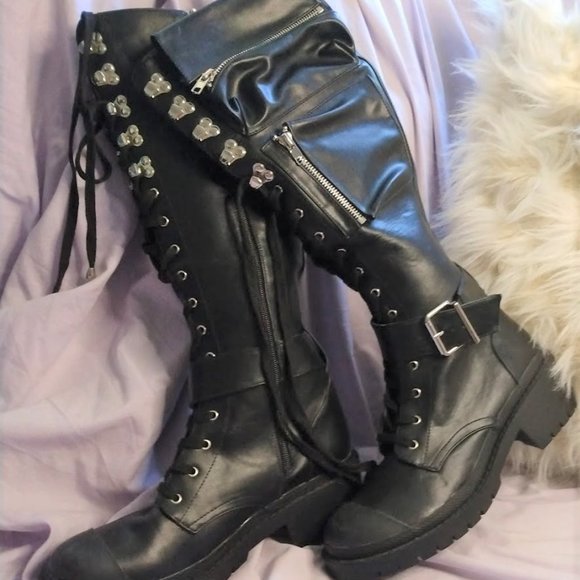 SOLD ON FACEBOOK MARKETPLACE - Picture 3 of 9